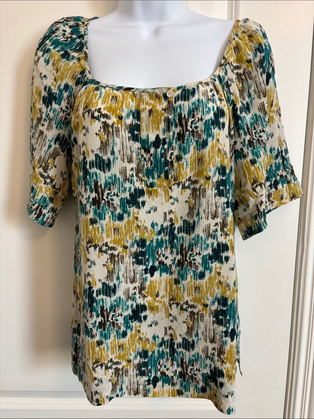 Halogen Women’s silk Square-Neck Puff Sleeve Print Top in Teal and Mustard S